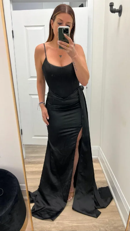 Mega Deal Bella Gown | Black