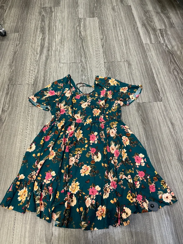 Act Fast Dress Party Short By Torrid In Floral Print, Size: 1x