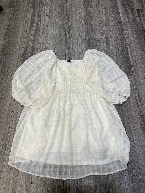 Price Break Dress Party Short By Clothes Mentor In Cream, Size: 1x