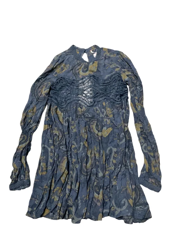 Online Only Dress Casual Short By Free People In Navy, Size: M