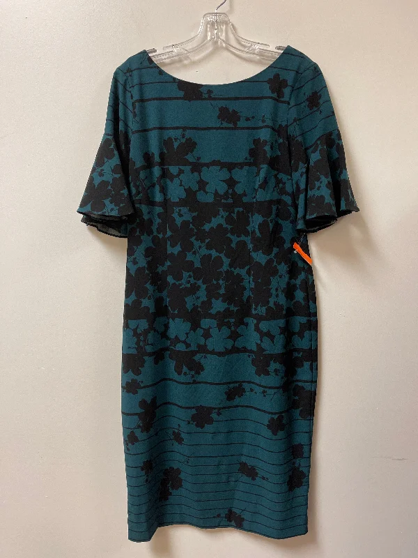 Closeout Dress Casual Short By Gabby Skye In Black & Green, Size: M