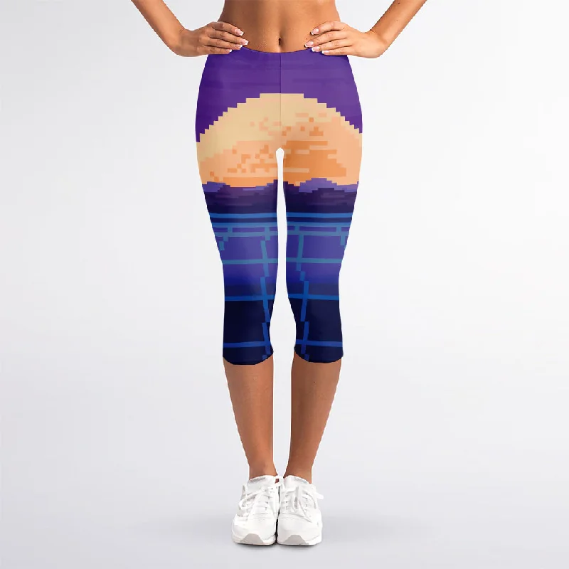 Special Offer 8-Bit Pixel Digital Landscape Print Women's Capri Leggings