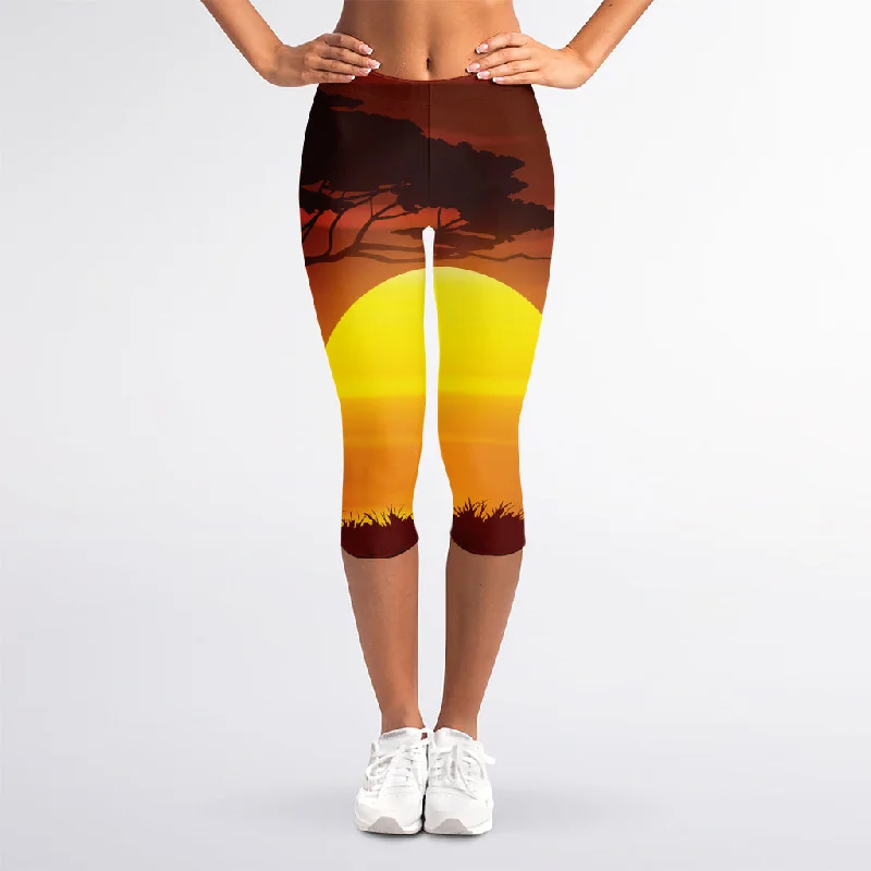 Midnight Madness African Savanna Sunset Print Women's Capri Leggings