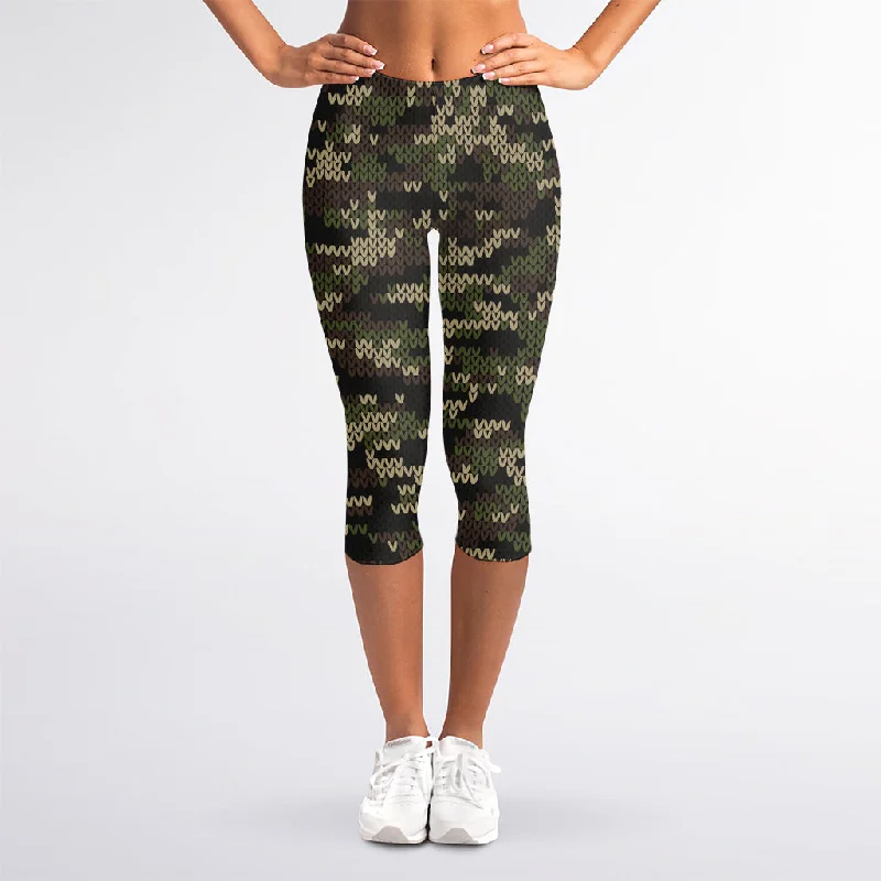 Price Blitz Army Camouflage Knitted Pattern Print Women's Capri Leggings