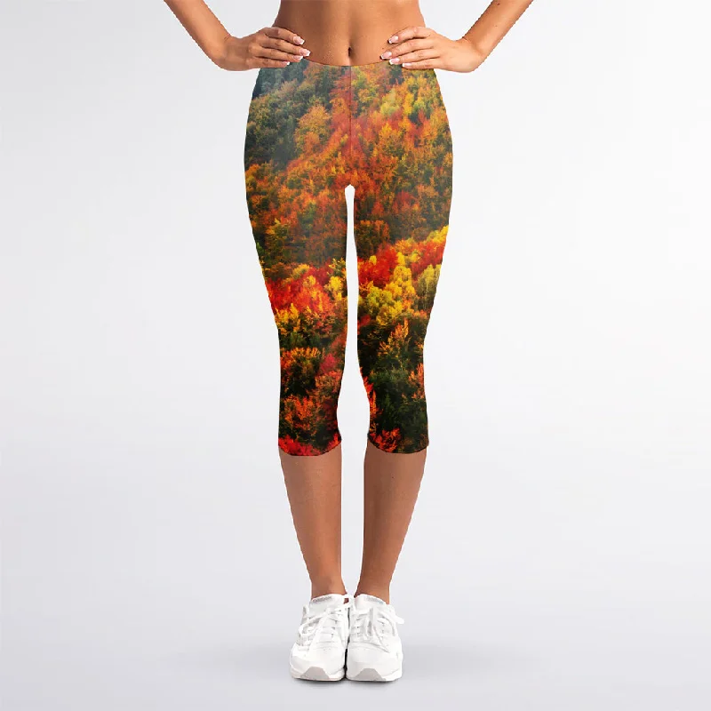 Online Only Autumn Mountain Print Women's Capri Leggings
