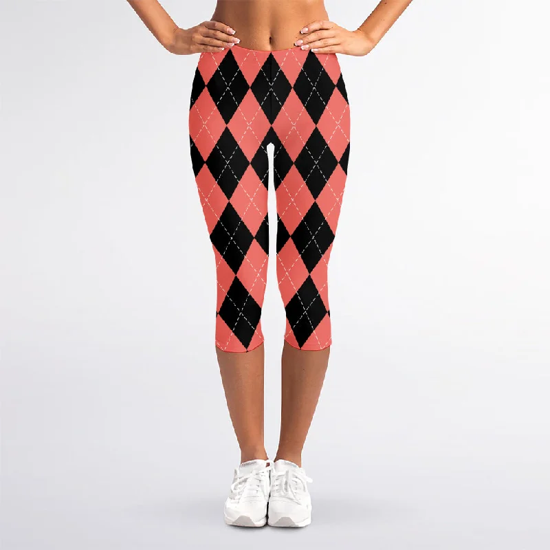 Great Bargains Black And Coral Argyle Pattern Print Women's Capri Leggings