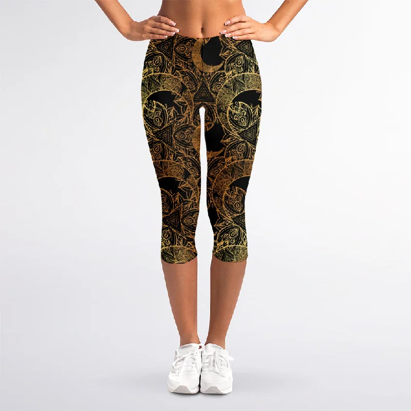 Limited Time Black And Gold Celestial Pattern Print Women's Capri Leggings