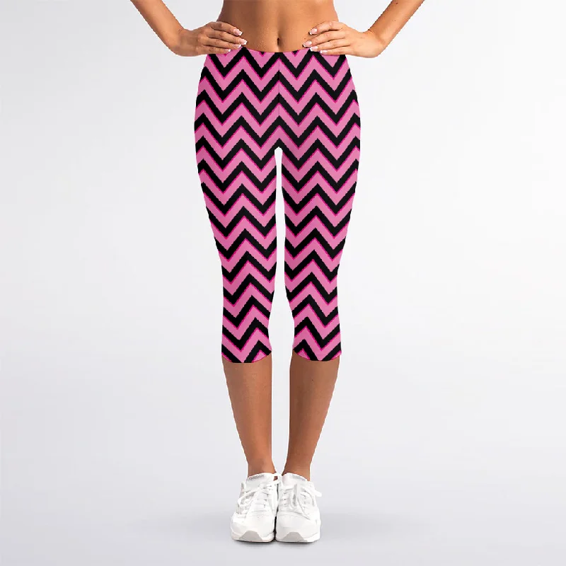 Limited Time Discount Black And Pink Chevron Pattern Print Women's Capri Leggings