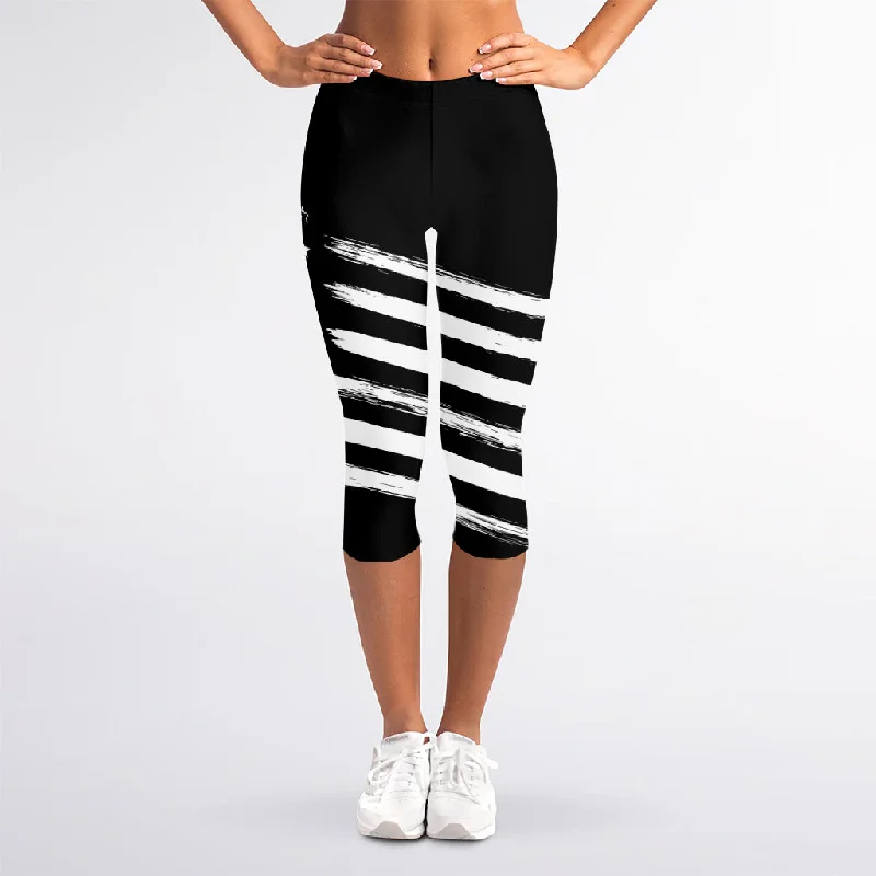Major Savings Black And White American Flag Print Women's Capri Leggings
