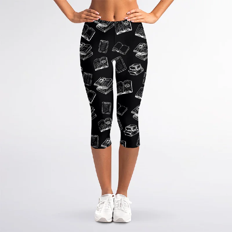 Exclusive Offers Black And White Books Pattern Print Women's Capri Leggings