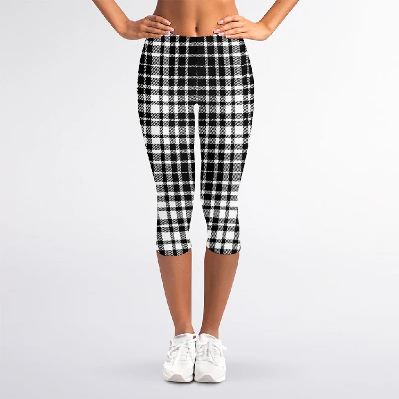 Act Fast Black And White Border Tartan Print Women's Capri Leggings