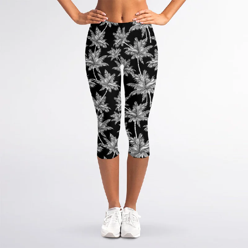 Fantastic Offers Black And White Coconut Tree Print Women's Capri Leggings