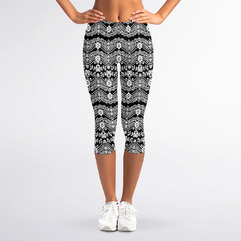 Act Now Black And White Ethnic Boho Print Women's Capri Leggings