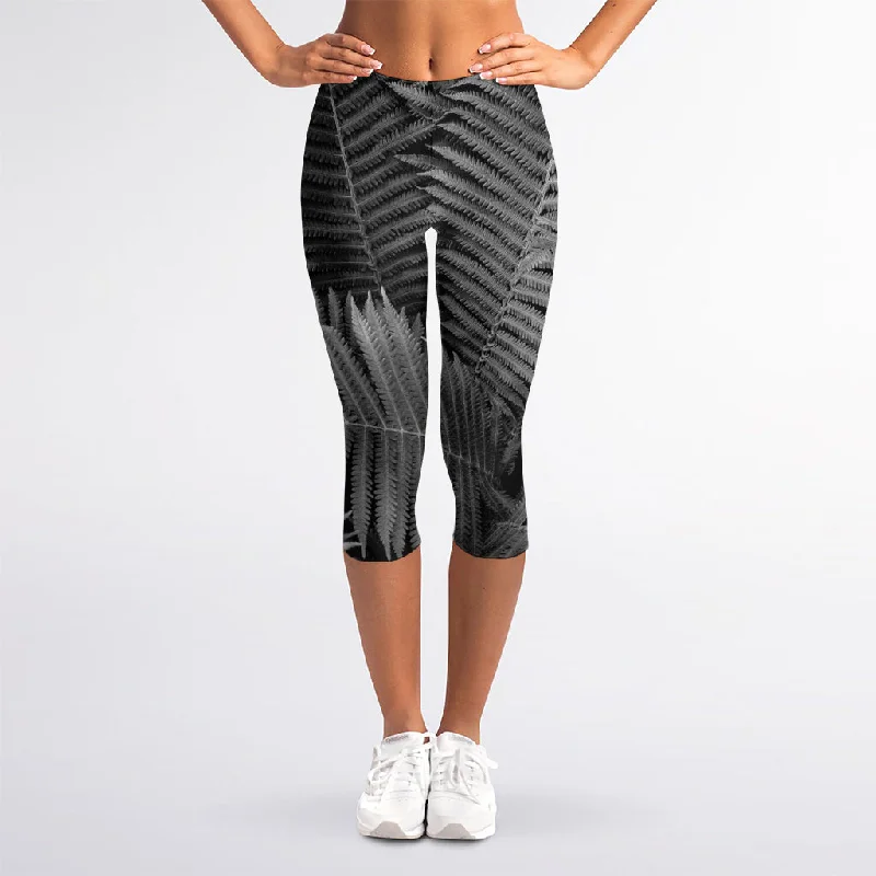 Referral Discount Black And White Fern Leaf Print Women's Capri Leggings