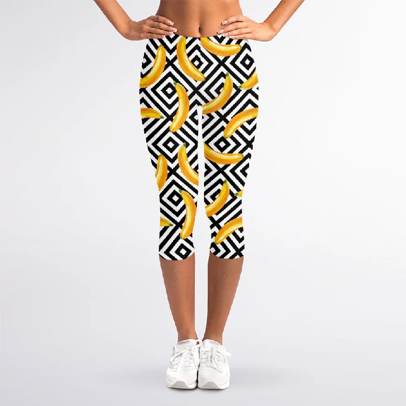 Members Only Black And White Geometric Banana Print Women's Capri Leggings