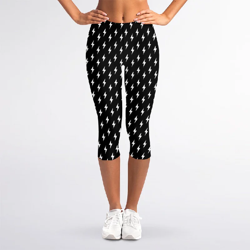 Exclusive Offers Black And White Lightning Pattern Print Women's Capri Leggings