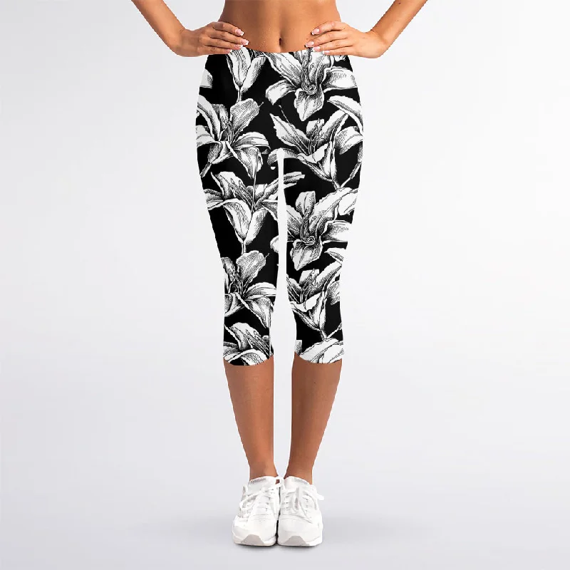 Big Savings Black And White Lily Pattern Print Women's Capri Leggings
