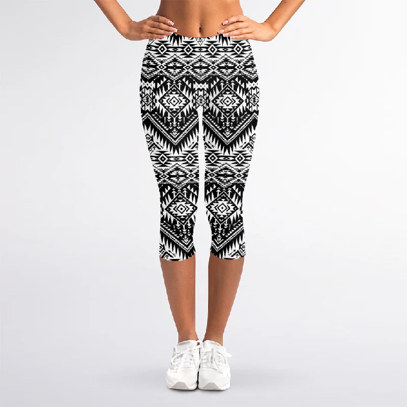 Discount Extravaganza Black And White Navajo Print Women's Capri Leggings