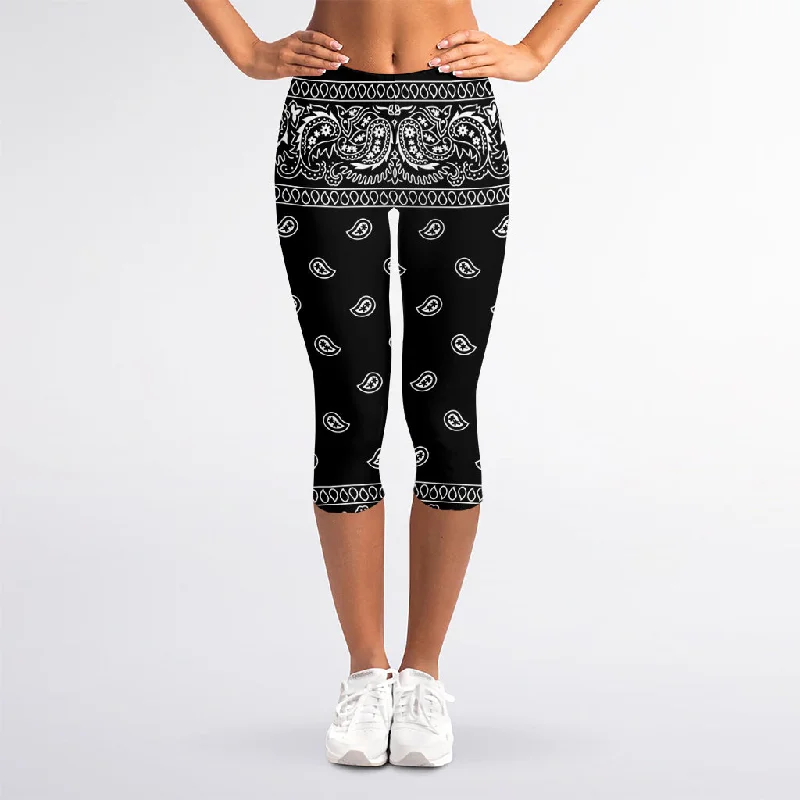 Bargain Bin Black And White Paisley Bandana Print Women's Capri Leggings