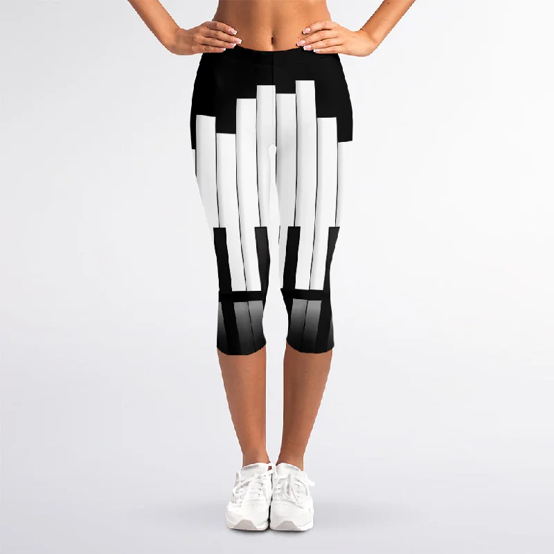 Midnight Sale Black And White Piano Keyboard Print Women's Capri Leggings