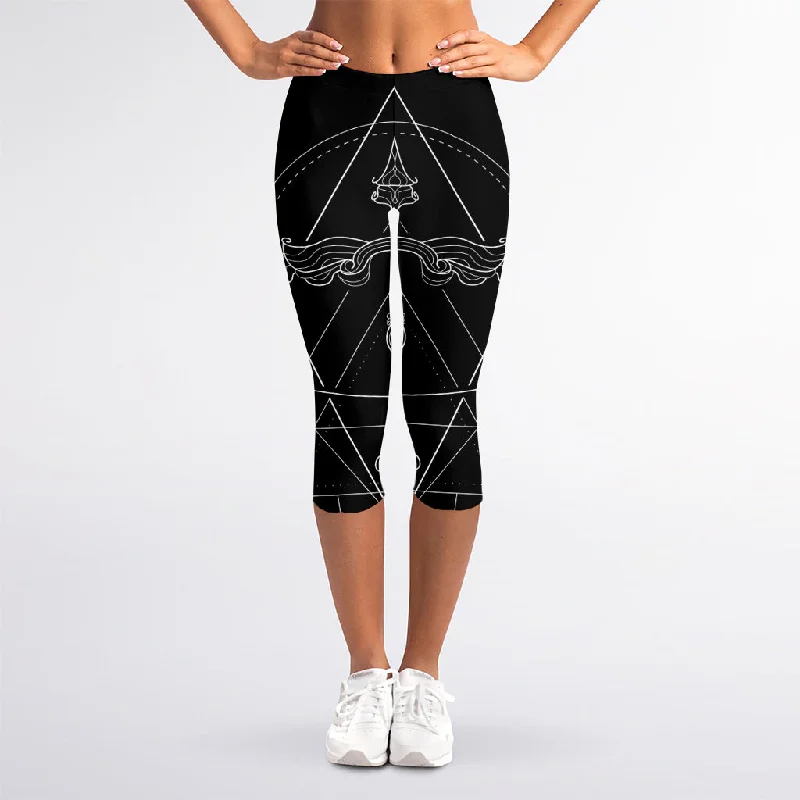Exclusive Online Offer Black And White Sagittarius Sign Print Women's Capri Leggings