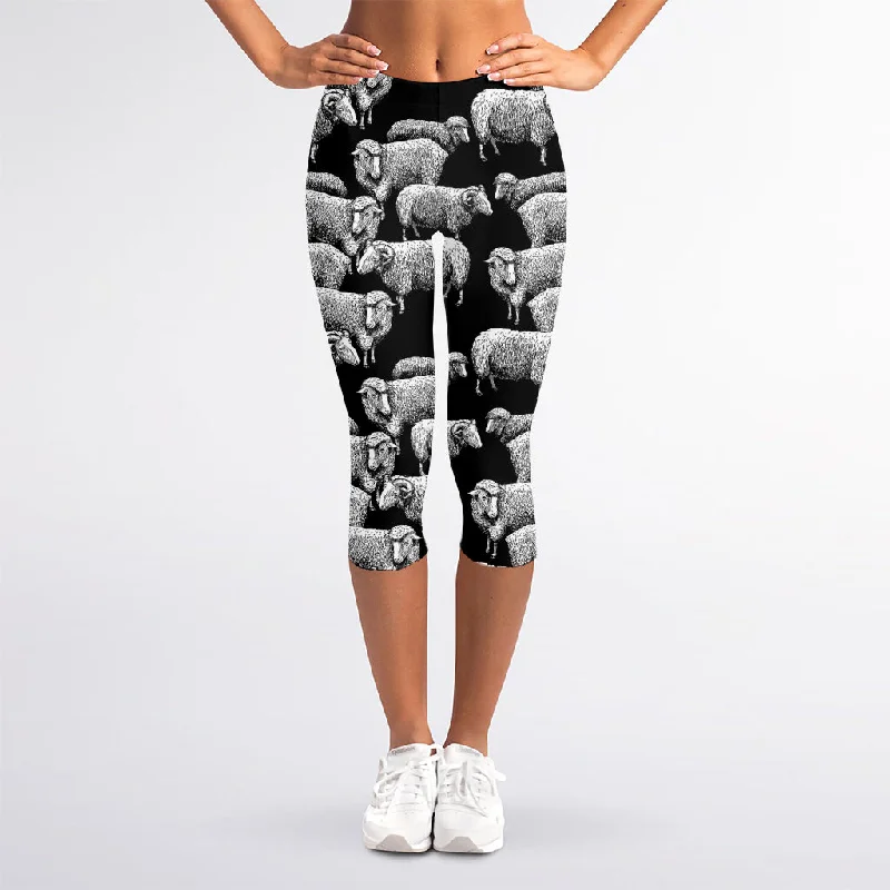 Flash Sale Black And White Sheep Pattern Print Women's Capri Leggings