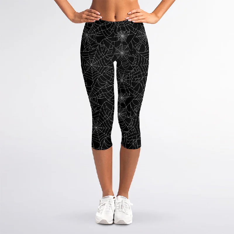 Unmissable Offer Black And White Spider Web Pattern Print Women's Capri Leggings