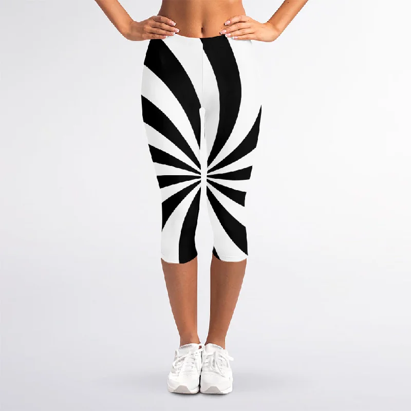 Midnight Madness Black And White Swirl Print Women's Capri Leggings