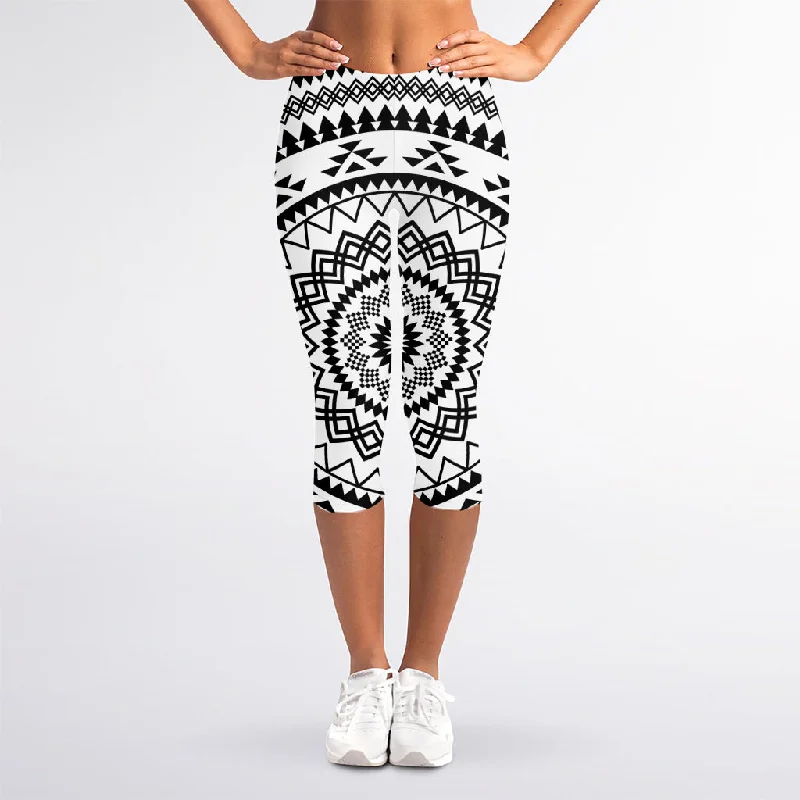 Hurry In Black And White Tribal Mandala Print Women's Capri Leggings