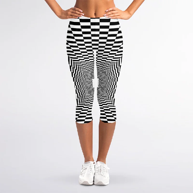 Deep Discounts Black And White Tunnel Illusion Print Women's Capri Leggings