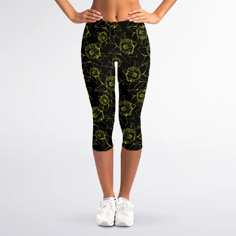 Hurry In Black And Yellow Daffodil Pattern Print Women's Capri Leggings