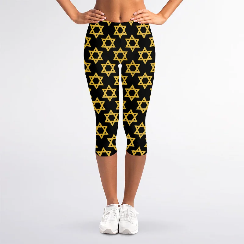Deal Mania Black And Yellow Star of David Print Women's Capri Leggings