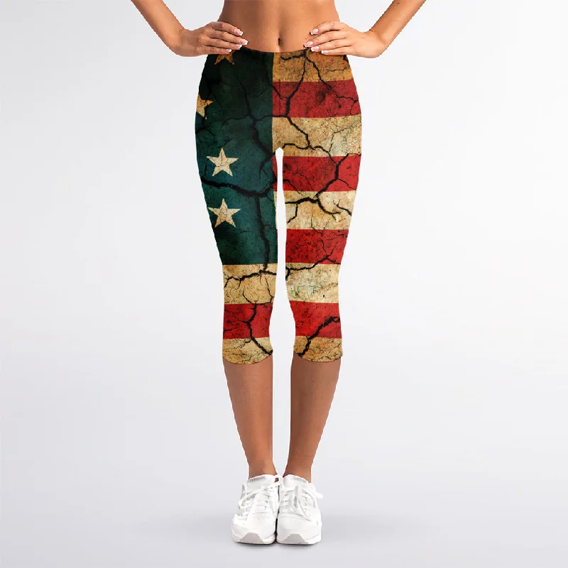 Cracked American Flag Print Women's Capri Leggings