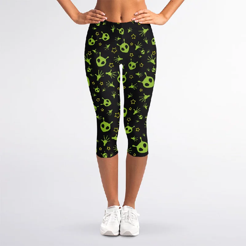 Cute Green Alien Pattern Print Women's Capri Leggings