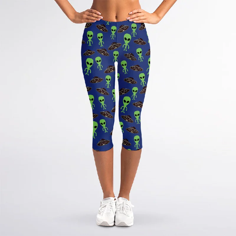 Cute Green Alien UFO Print Women's Capri Leggings