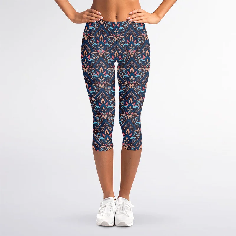 Damask Boho Pattern Print Women's Capri Leggings