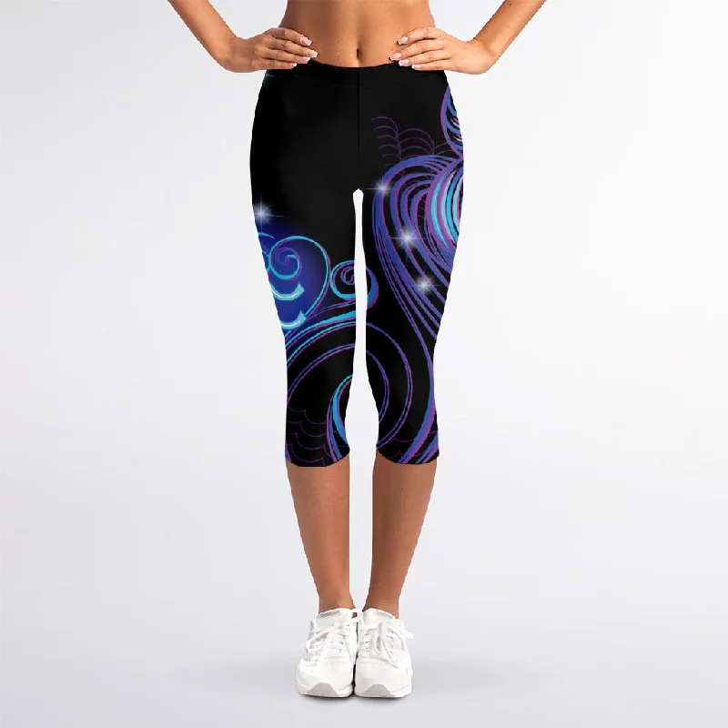 Dark Aquarius Zodiac Sign Print Women's Capri Leggings