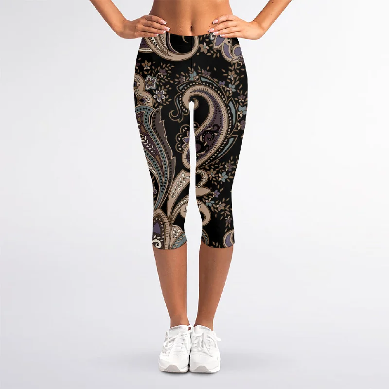 Dark Brown Paisley Pattern Print Women's Capri Leggings