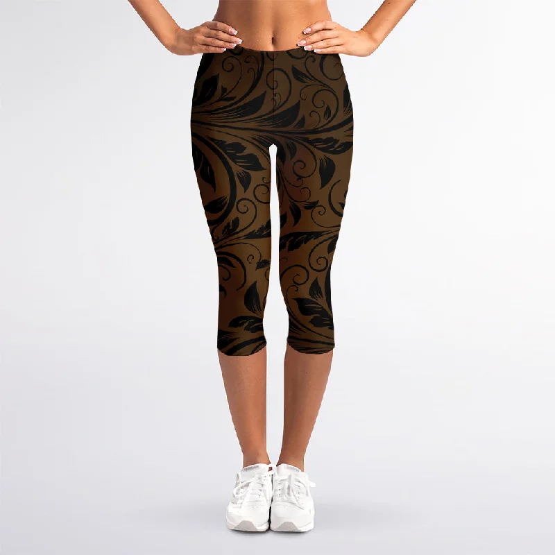 Dark Brown Western Damask Print Women's Capri Leggings