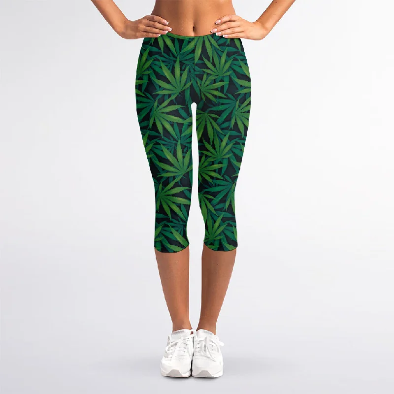 Dark Green Hemp Pattern Print Women's Capri Leggings