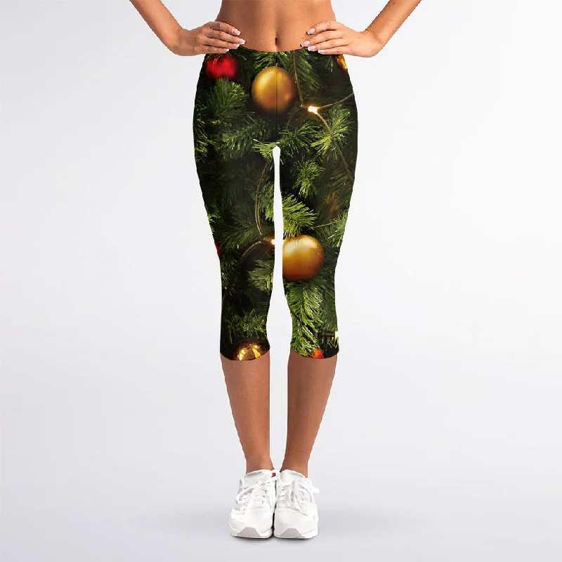 Decorated Christmas Tree Print Women's Capri Leggings