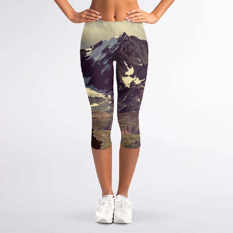 Denali Mountain Print Women's Capri Leggings