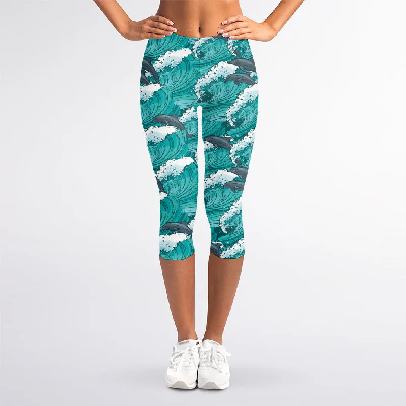 Dolphin Riding Waves Pattern Print Women's Capri Leggings