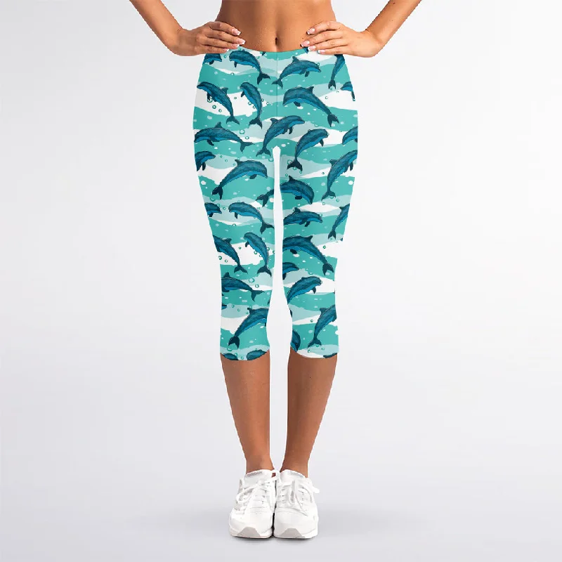 Dolphins In The Ocean Pattern Print Women's Capri Leggings