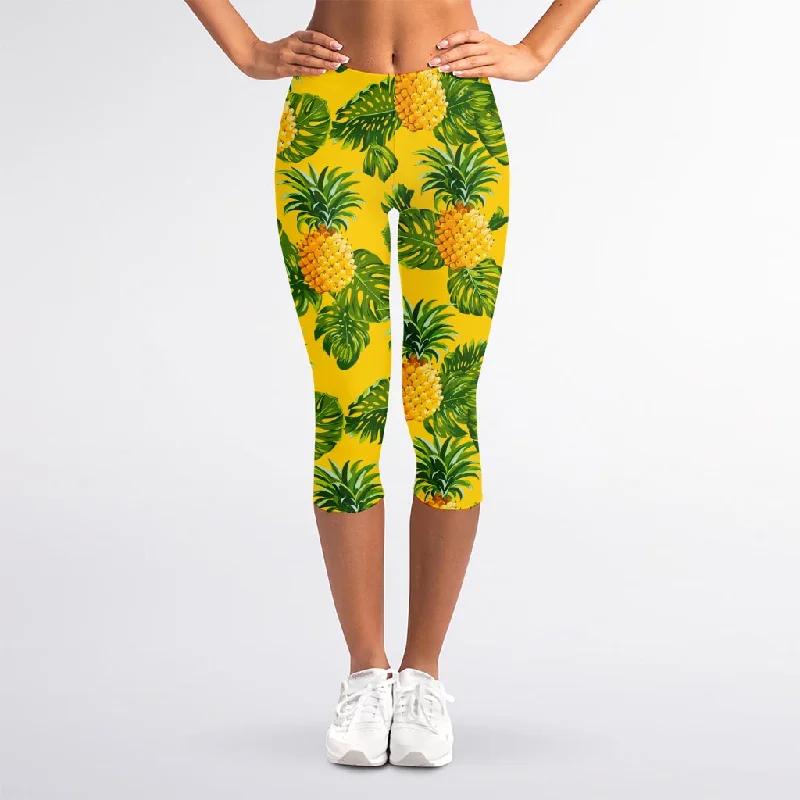 Markdown Madness Yellow Tropical Pineapple Pattern Print Women's Capri Leggings