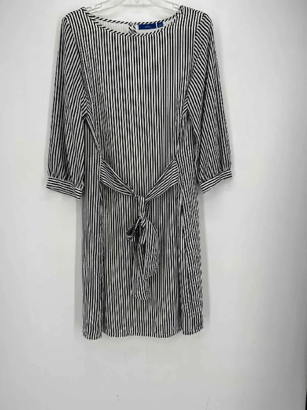 APT 9 Size M White Striped Dress