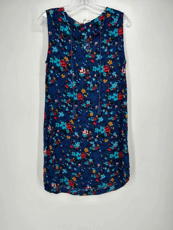 Beach Lunch Lounge Size M Navy Floral Dress