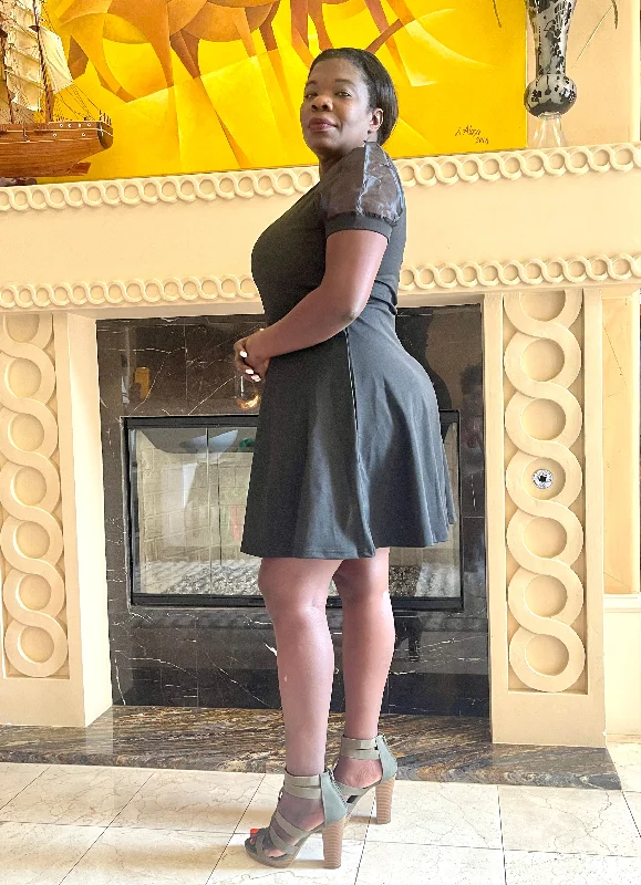 Discount Extravaganza Black Plus Size Round Neck Lace Mini Dress