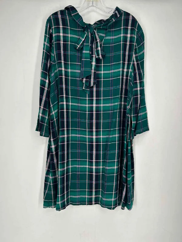 Crown & Ivy Size XL Green Plaid Dress