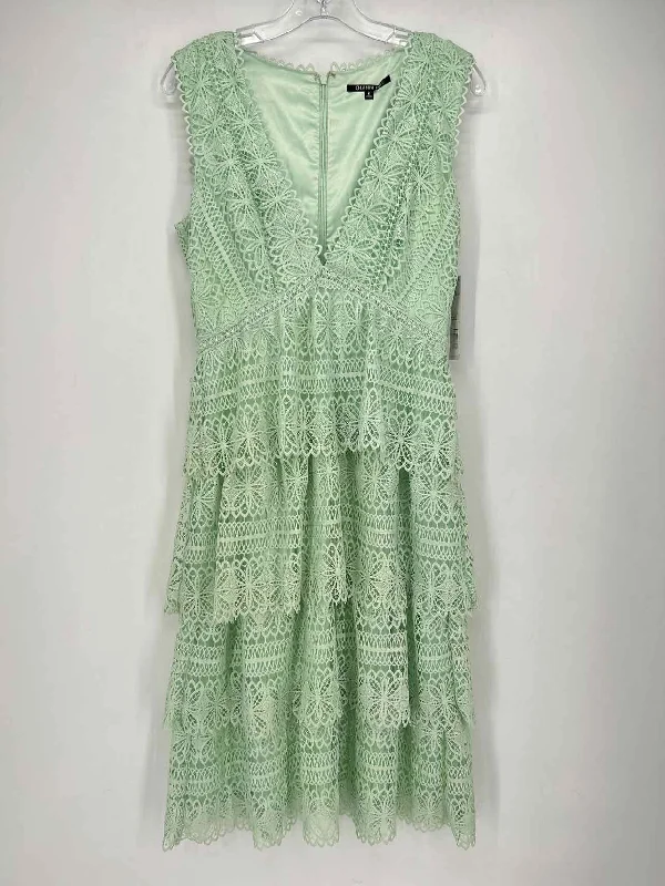 Gianni Bini Size 6 Mint NWT Dress